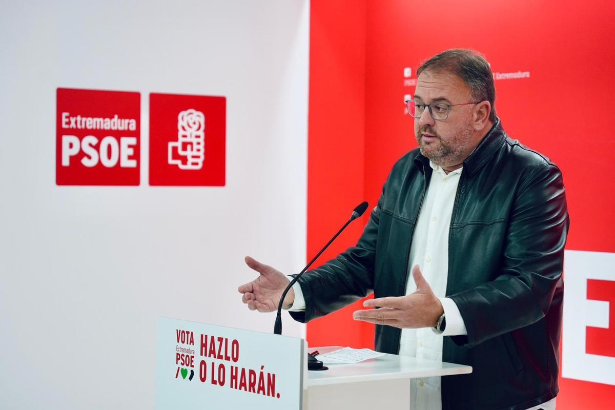 El alcalde de Mérida, Antonio Rodríguez Osuna, aboga por una abstención con condiciones si fracasa la investidura de Guardiola con Vox