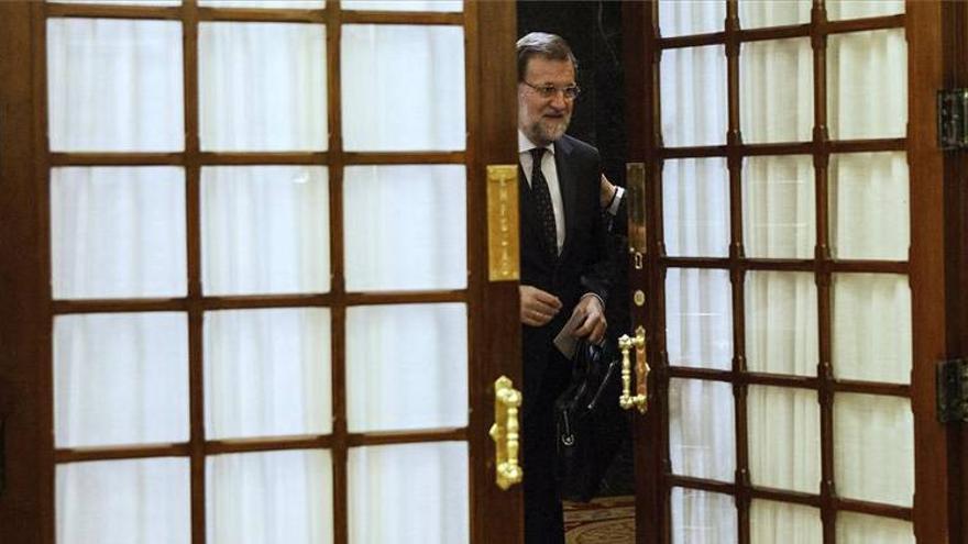 Rajoy rectifica tras la rebelión en el PP y anuncia cambios
