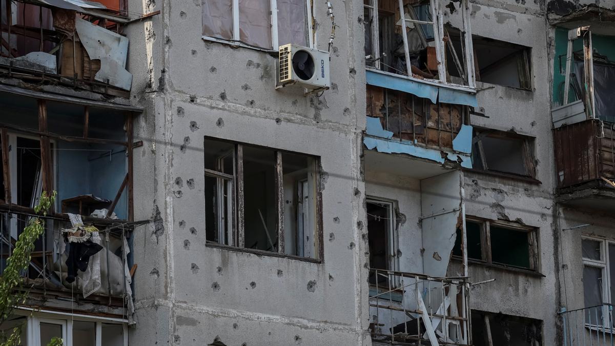 Un edificio bombardeado en la región de Donetsk durante la guerra en Ucrania.