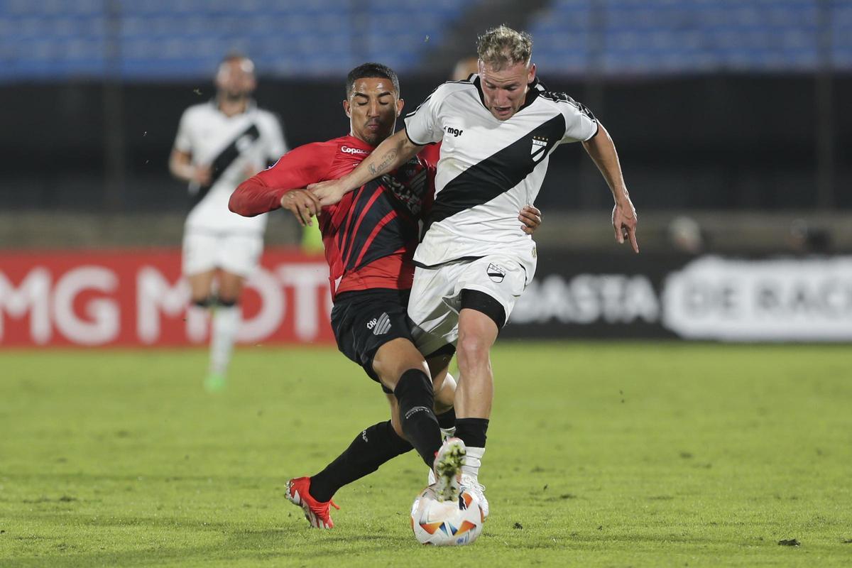 Copa Sudamericana: Danubio - Athletico Paranaense.