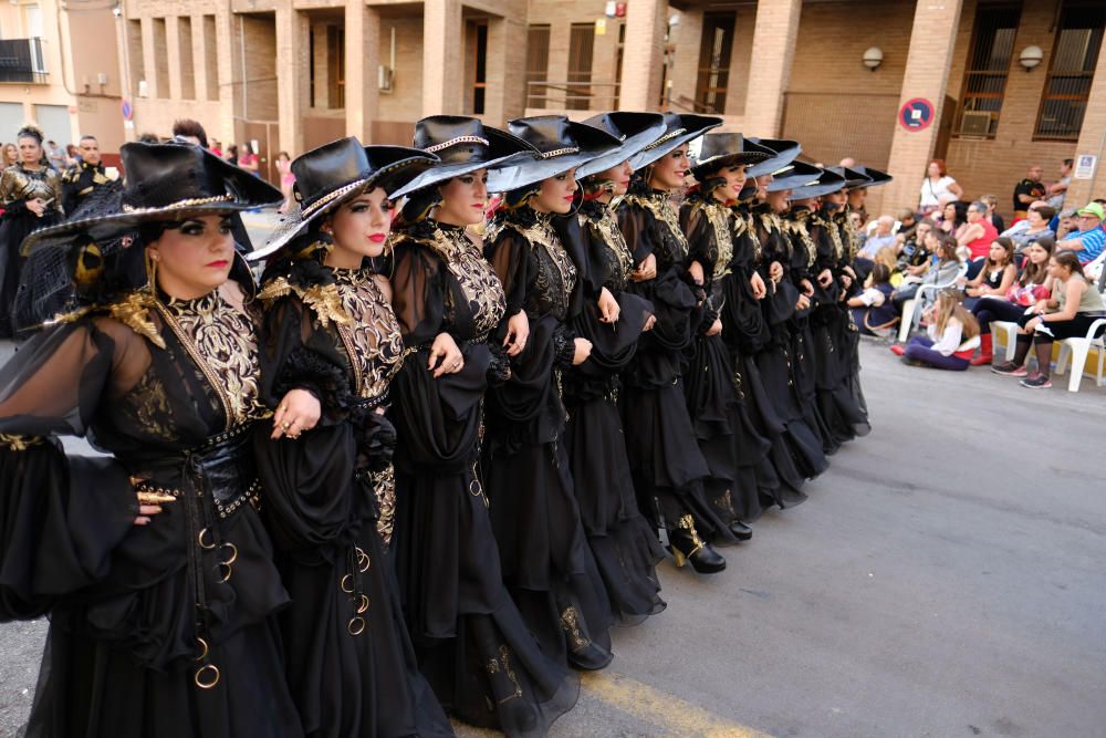 Miles de devotos festeros acompañaron al santo anacoreta en la sobria y tradicional Procesión