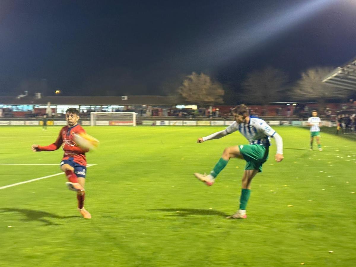 Lance de juego en el Olot - Alcoyano