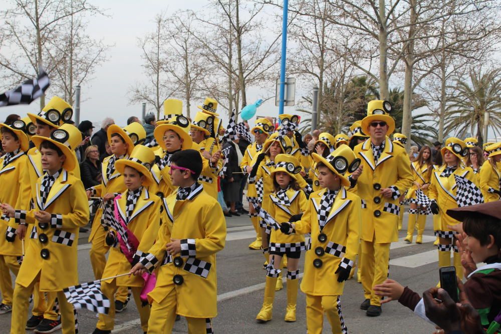 Roses viu un carnaval pletòric de gent i bon temps