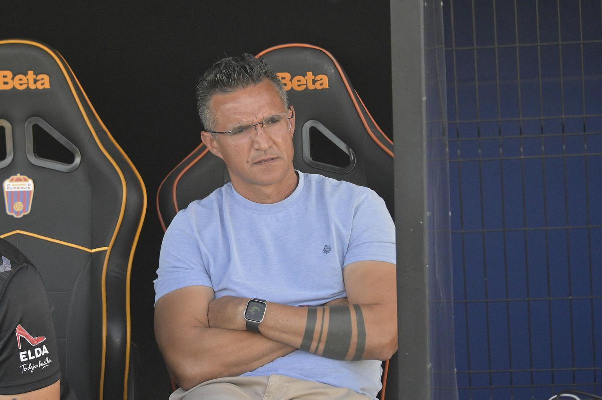 Eldense-Castellón: El Eldense sale malherido del vendaval (2-3)