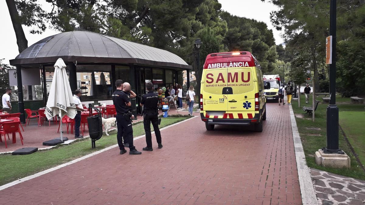 Ambulancia del SAMU, en una asistencia en Alcoy.