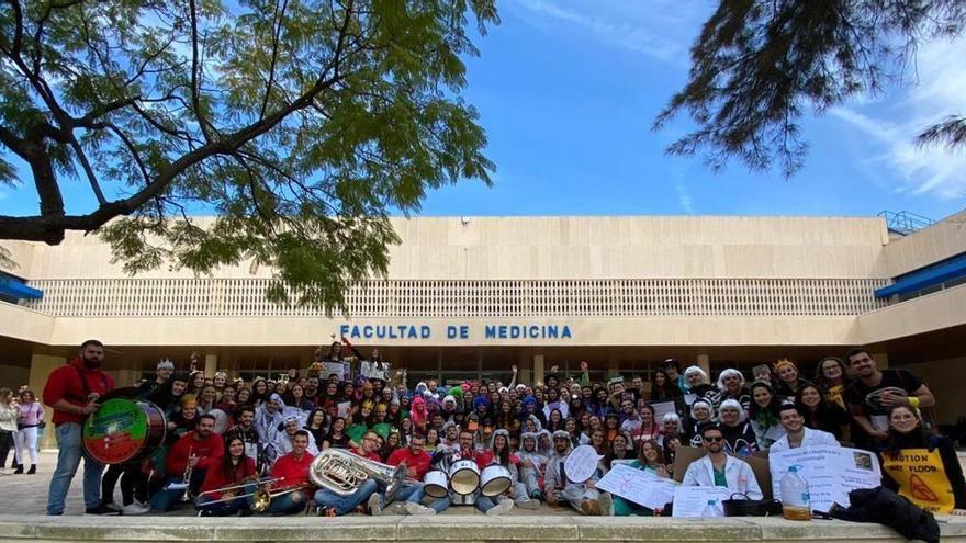 Estudiantes de la última promoción de Medicina en la UMA.