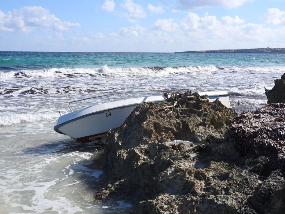 Llega una patera a Formentera