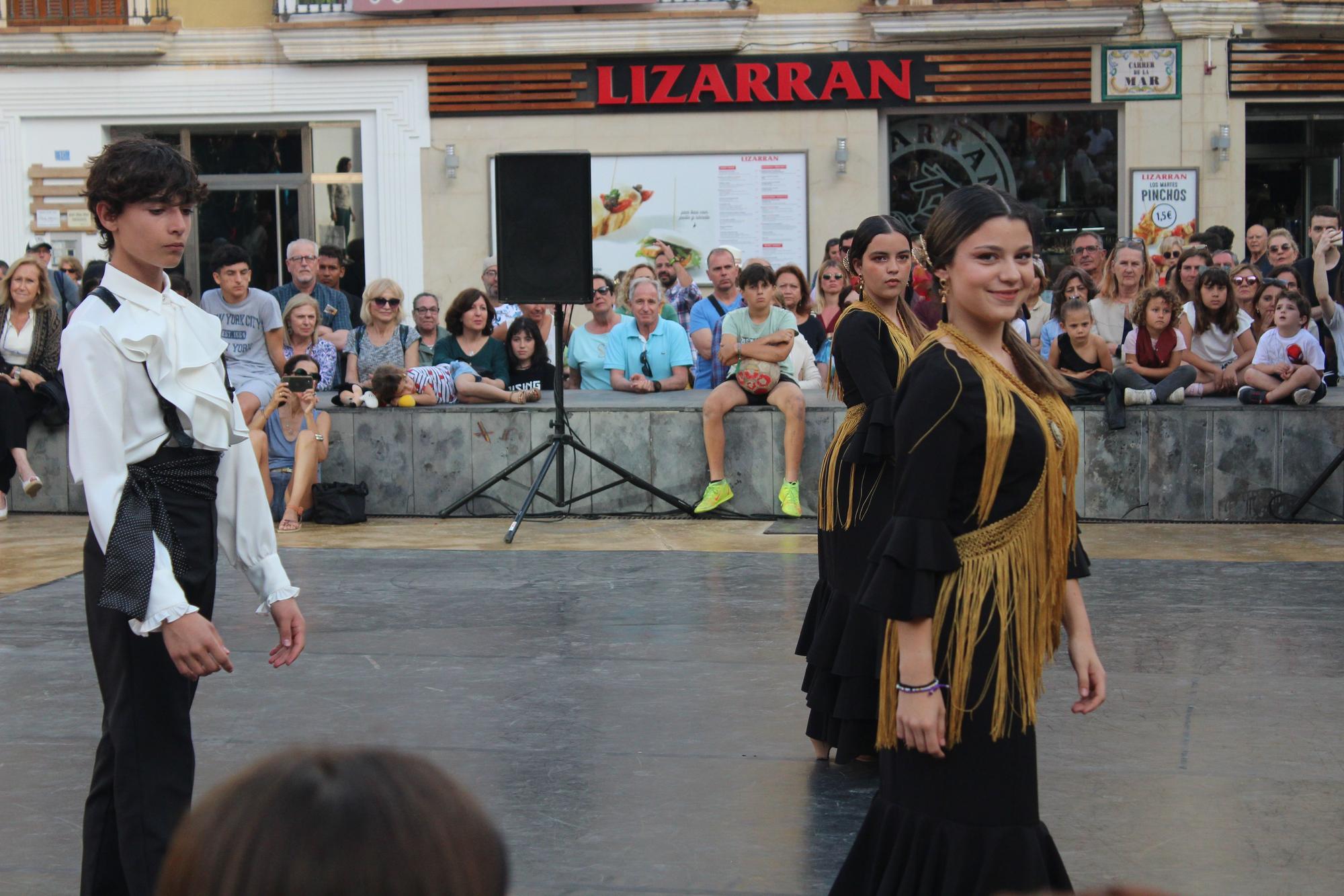 Calles en danza (y baile) en Dénia