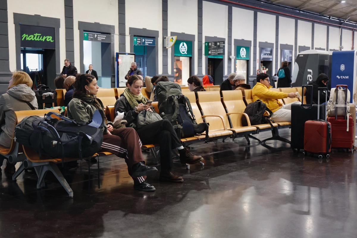 La huelga de maquinistas provoca los primeros retrasos en Alicante