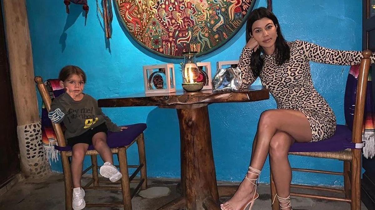 La Navidad con sabor a mazapán (y a trío) de Kourtney Kardashian