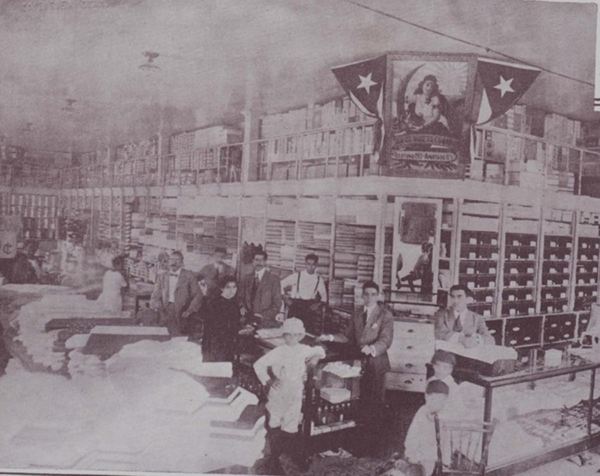 Tienda de Tejidos La Glorieta Cubana en Caibarién.