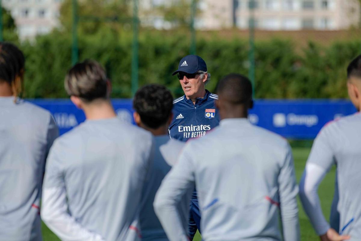 Laurent Blanc, en su primer entrenamiento con el Olympique de Lion