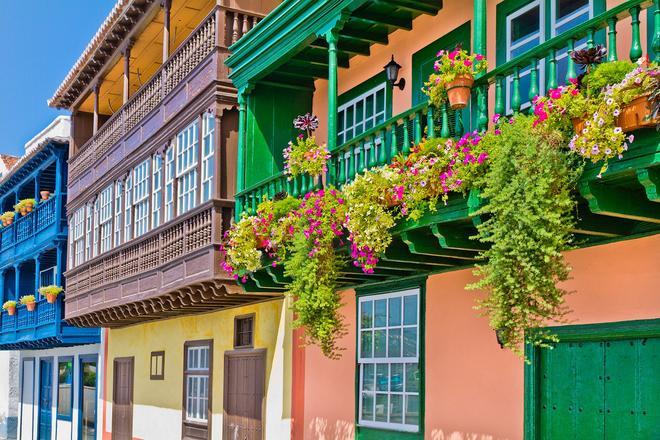 Coloridos balcones en Santa Cruz de la Palma