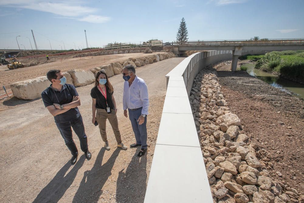 Visita de los comisionados del Plan Vega Renhace a