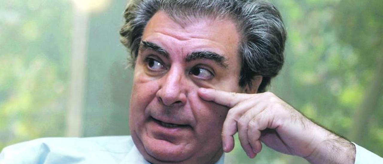 El escritor, ex ministro de Cultura, César Antonio Molina.