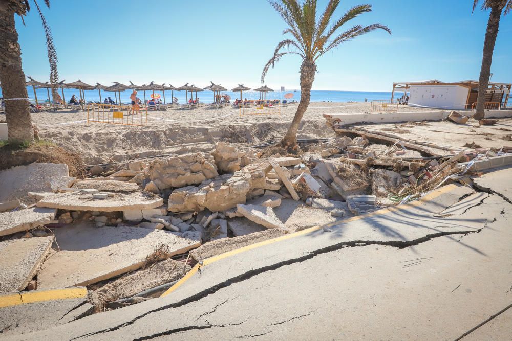 El río Nacimiento causó destrozos en Orihuela Costa en la gota fría en zonas donde se ha ocupado su cauce natural, como el paseo en la playa o los viales y zonas deportivas de varias urbanizaciones