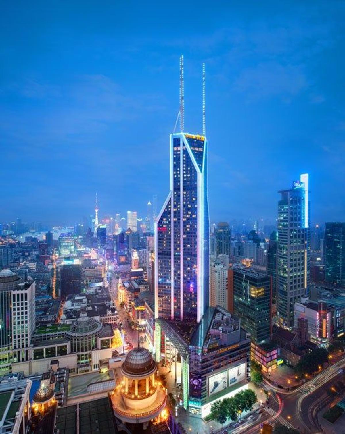 Asomarse a las intensas calles de Shanghái, la ciudad del futuro