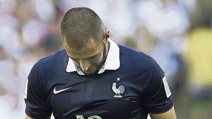 Karim Benzema, durante un partido con la selección francesa. Foto Efe