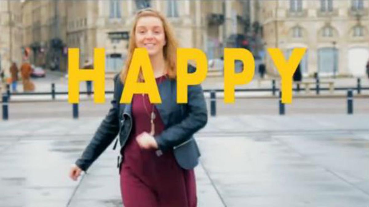 Versió de la cançó ’Happy’ de Pharrell Williams a Bordeus.