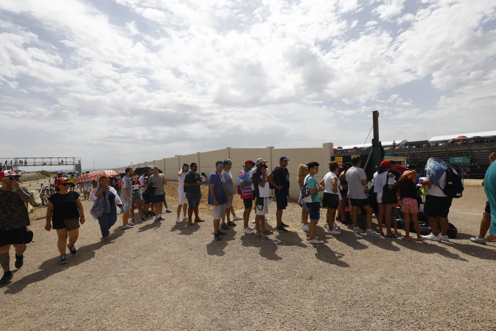 En imágenes | El público vuelve a disfrutar de los mejores motociclistas del mundo en Motorland