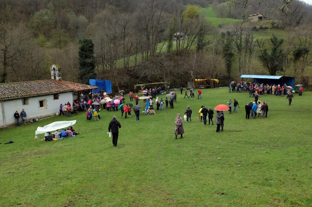 Romería en Piedracea, fiestas de la Flor de Lena