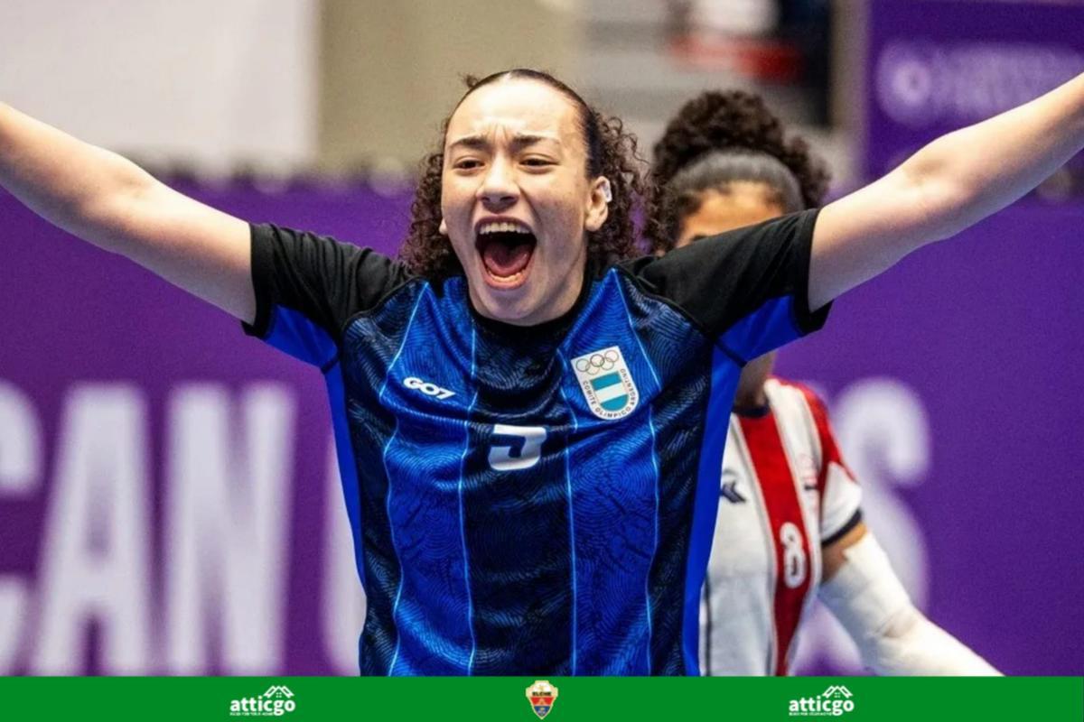 Mara López, durante un partido con Argentina.