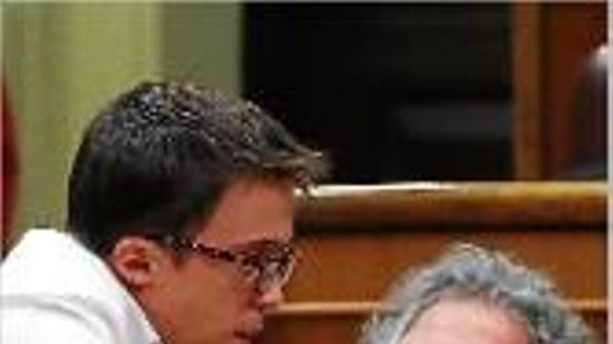 Tardà, parlant amb?Errejón.