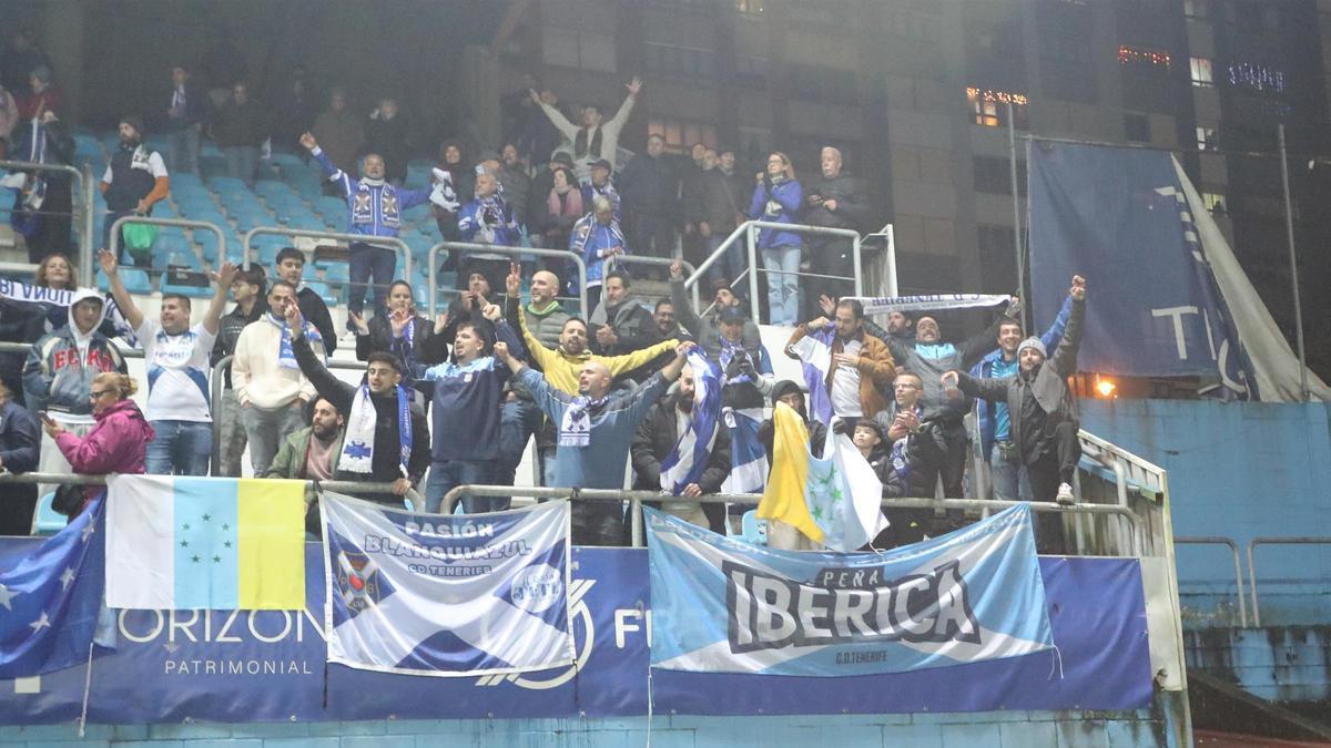 Más de 350 seguidores del Tenerife se citan en Vigo mañana viernes