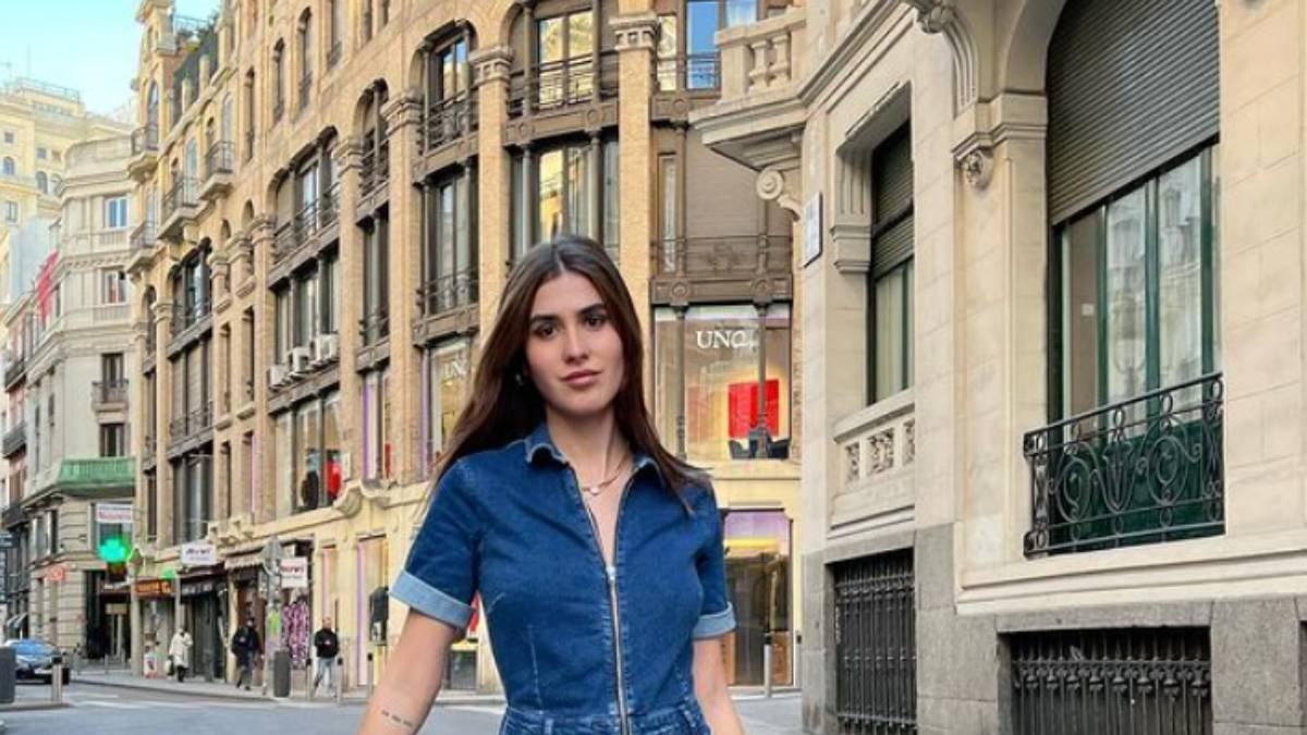 Mery Turiel y el combo de minifalda con chaqueta crop que será tu look fetiche de la primavera