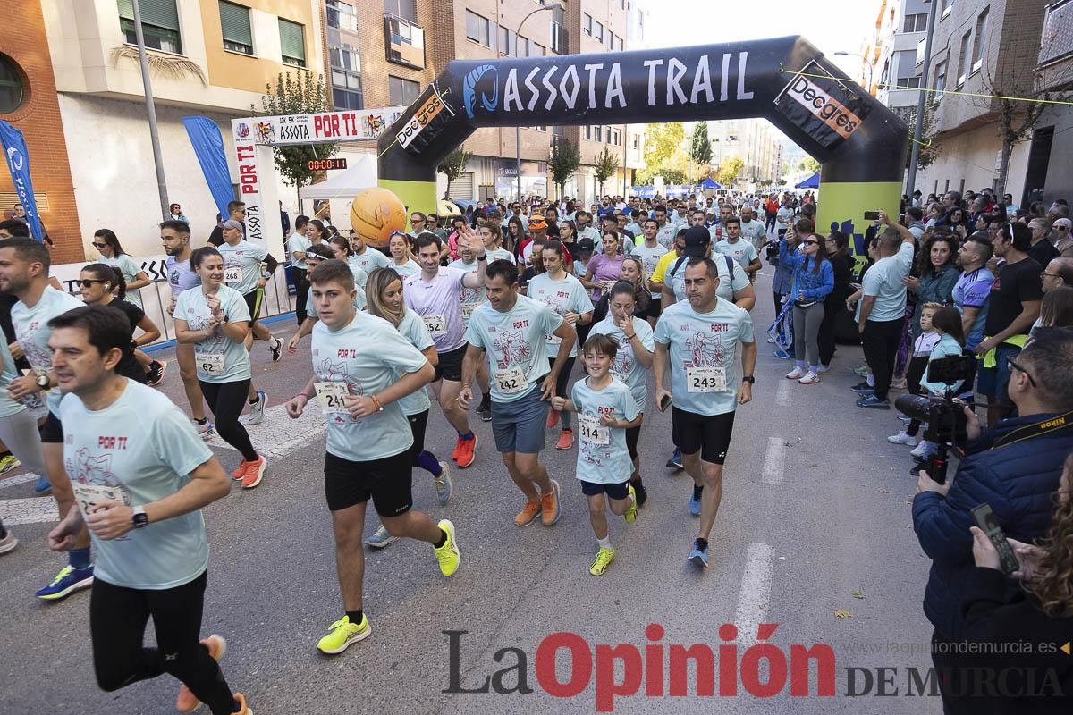 Carrera '10K Assota por ti' en Caravaca (salida y giro primera vuelta)