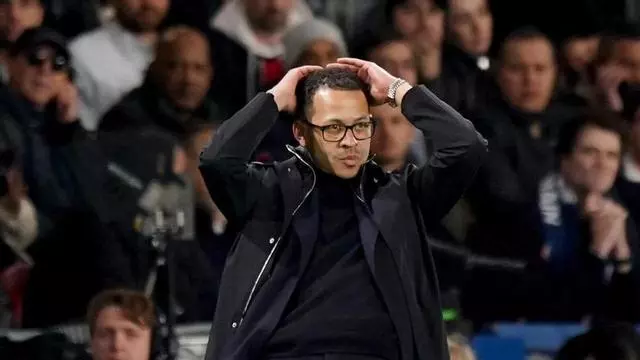 Rosenior, tras el Everton 3-0 Chelsea: "Estamos a un punto de la Champions"