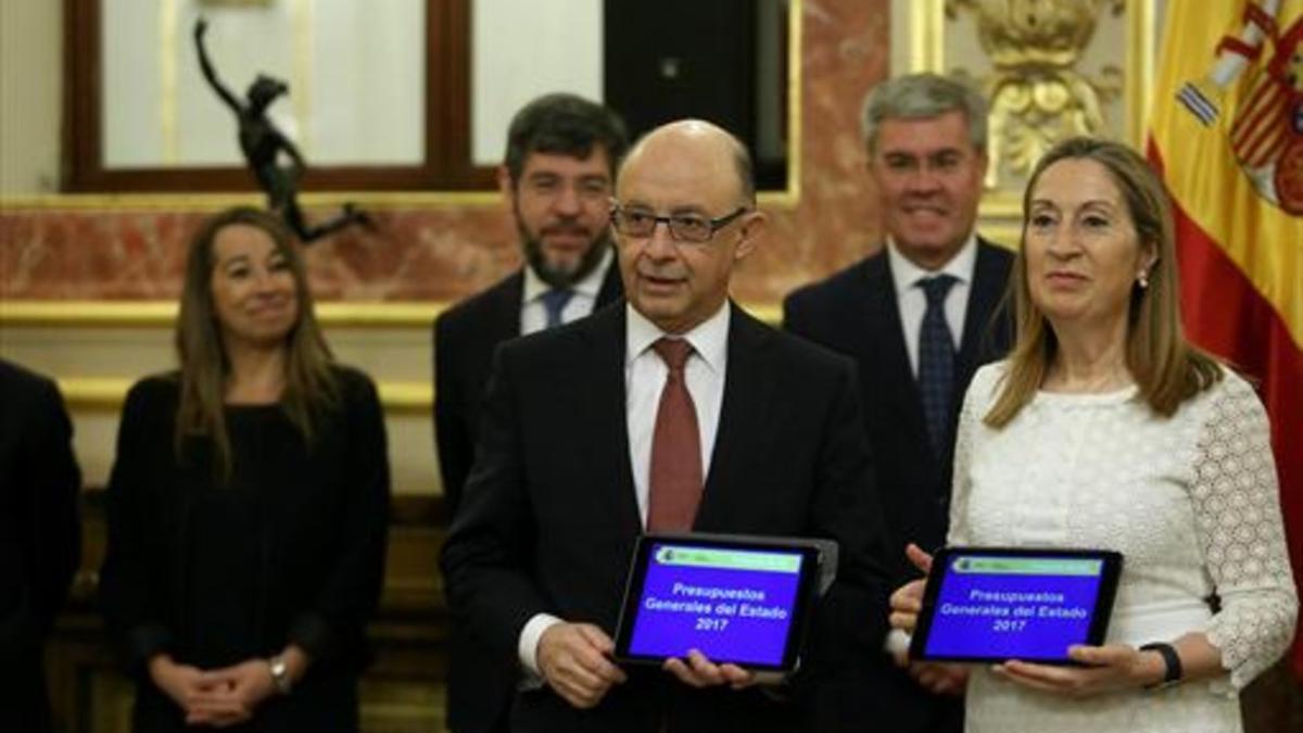 Montoro y Pastor, ayer, en el Congreso.