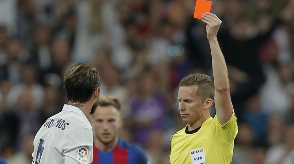 rpaniagua38165028 real madrid s sergio ramos is shown the red card by the refe170425190522