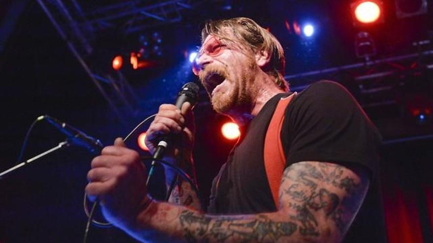 Eagles of Death Metal vuelven a París tres meses después de la masacre del Batalán