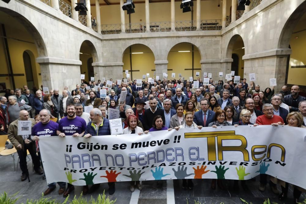 Gijón alza la voz para exigir el comprometido plan de vías.