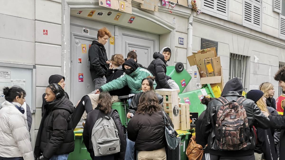 Imagen huelga de basureros de París.