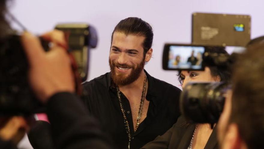 Can Yaman en su peor momento: &quot;Eres mi peor pesadilla&quot;