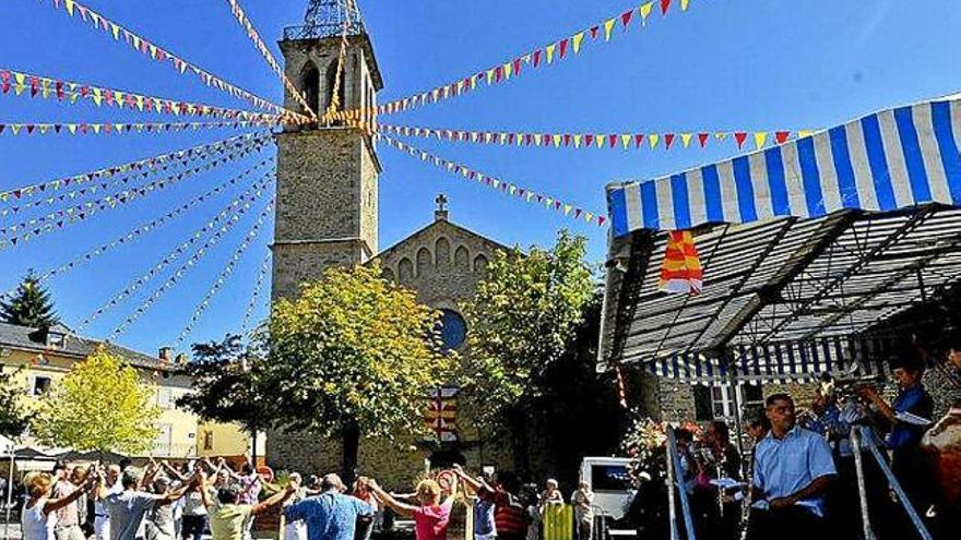 Una ballada de sardanes a la Diada de Cerdanya celebrada a Osseja