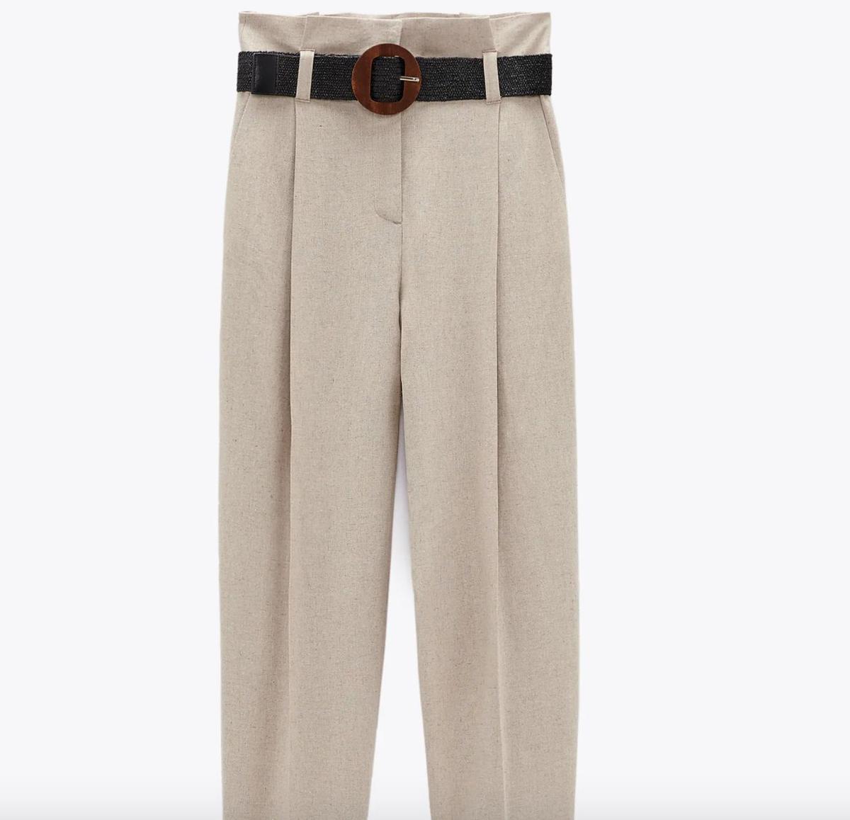Pantalón de pinzas estilo rústico, de Zara