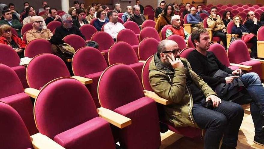 Presentación de un estudio sobre las inundaciones de Sada, ayer, en la Casa da Cultura.