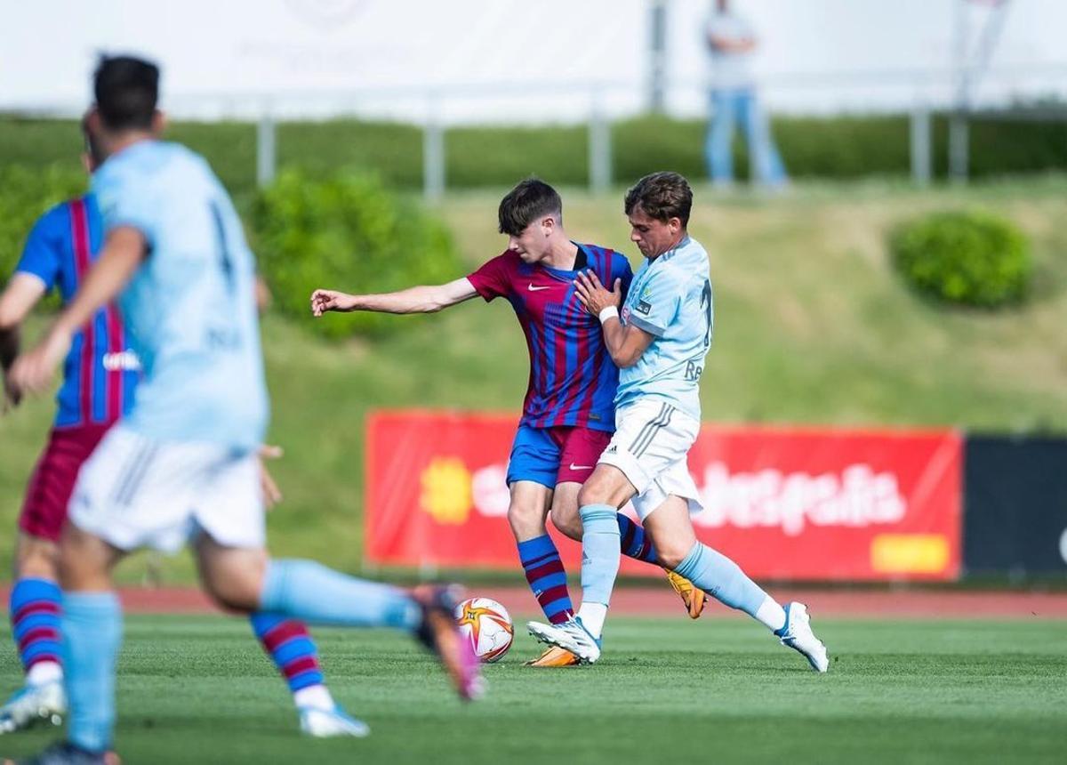 Aleix Garrido (22/02/2004) - Centrocampista: Interior muy inteligente que combina técnica con compromiso. Ha jugado varios partidos con el Barça B Aleix Garrido (22/02/2004) - Centrocampista: Interior muy inteligente que combina técnica con compromiso. Ha jugado varios partidos con el Barça B