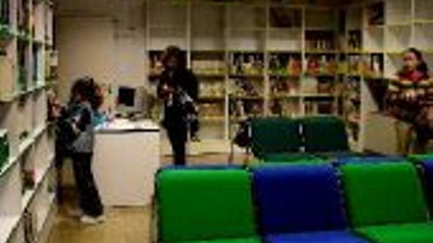 La biblioteca pública abre una una sala multiusos para niños