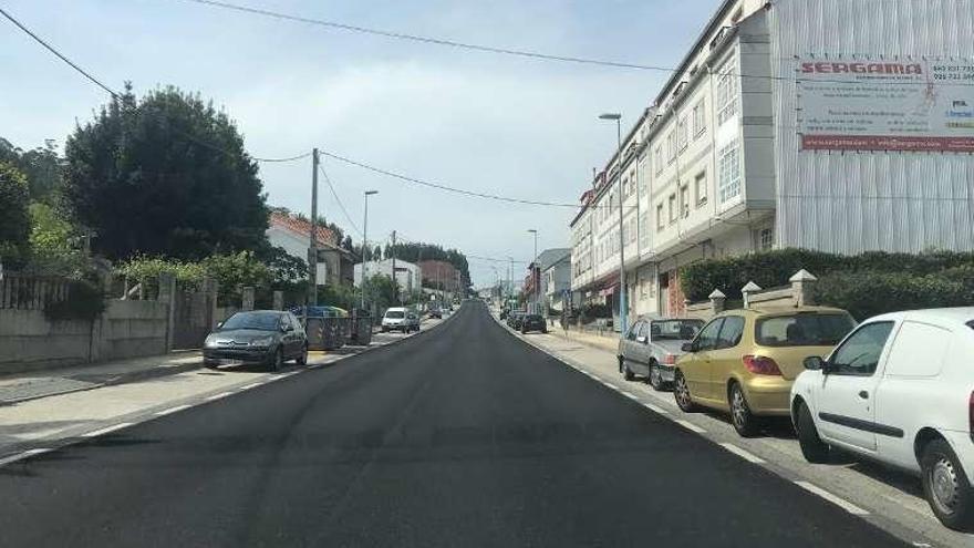 La recién asfaltada carretera de Ardia (O Grove). // Muñiz