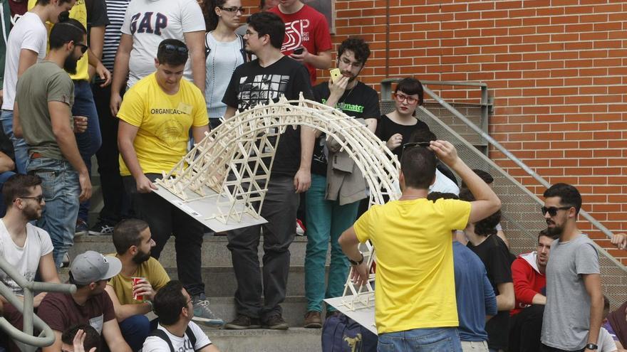 Una competición de resistencia en la UMH de Elche. | ANTONIO AMORÓS