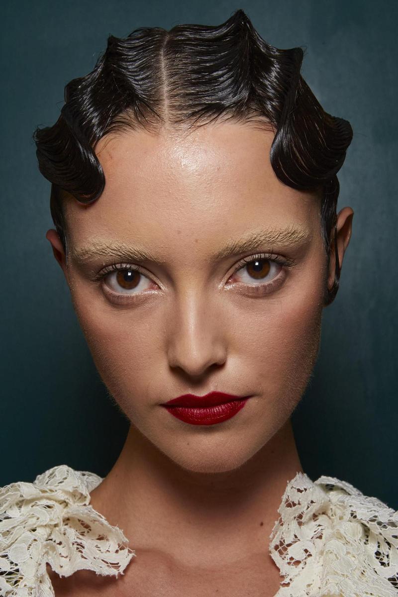 Maquillaje de cejas invisible