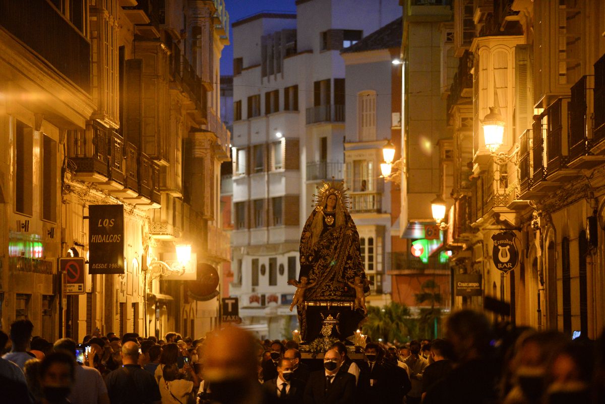 Madrugada de traslados para la veneración 'El Verbo Encarnado' en la Catedral