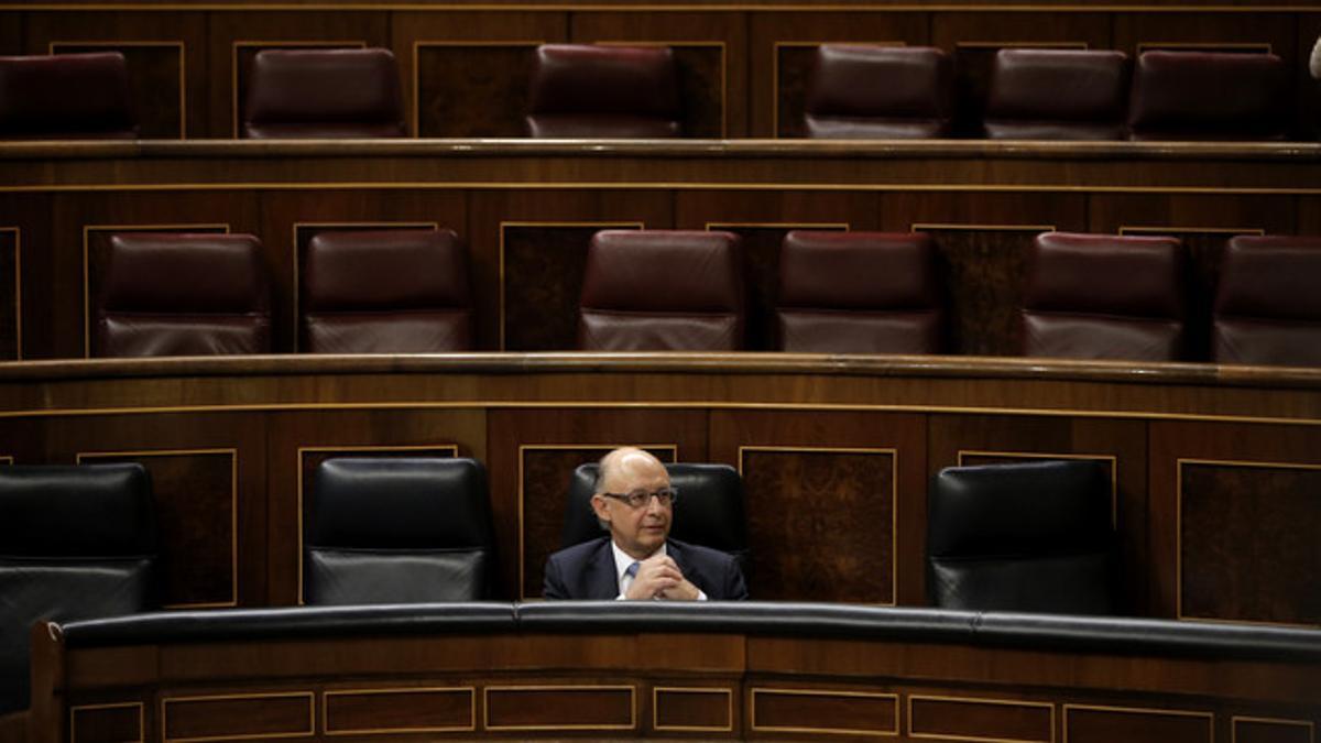 Cristóbal Montoro, en la sesión de control de este miércoles.