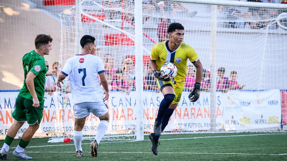 El Elche venció por 2-1 a la selección ADH Brasil.