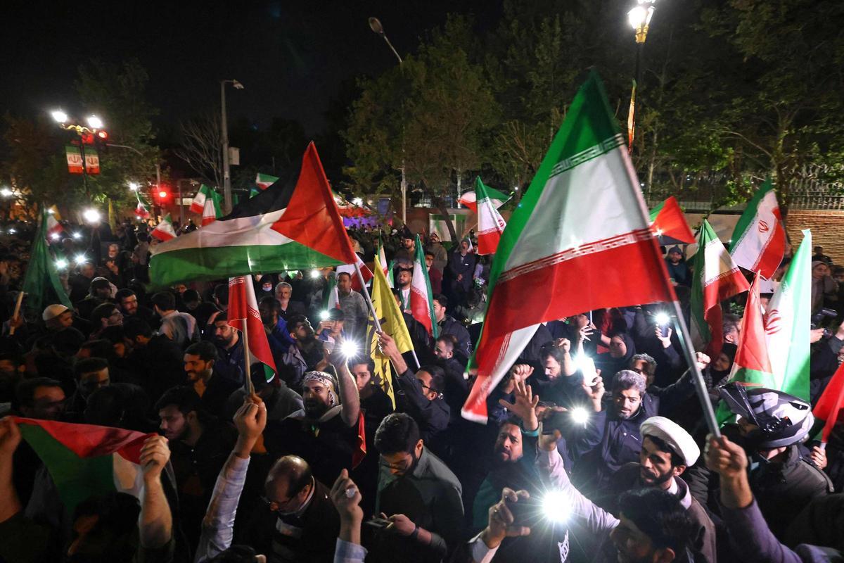 Irán celebra el ataque sobre Israel