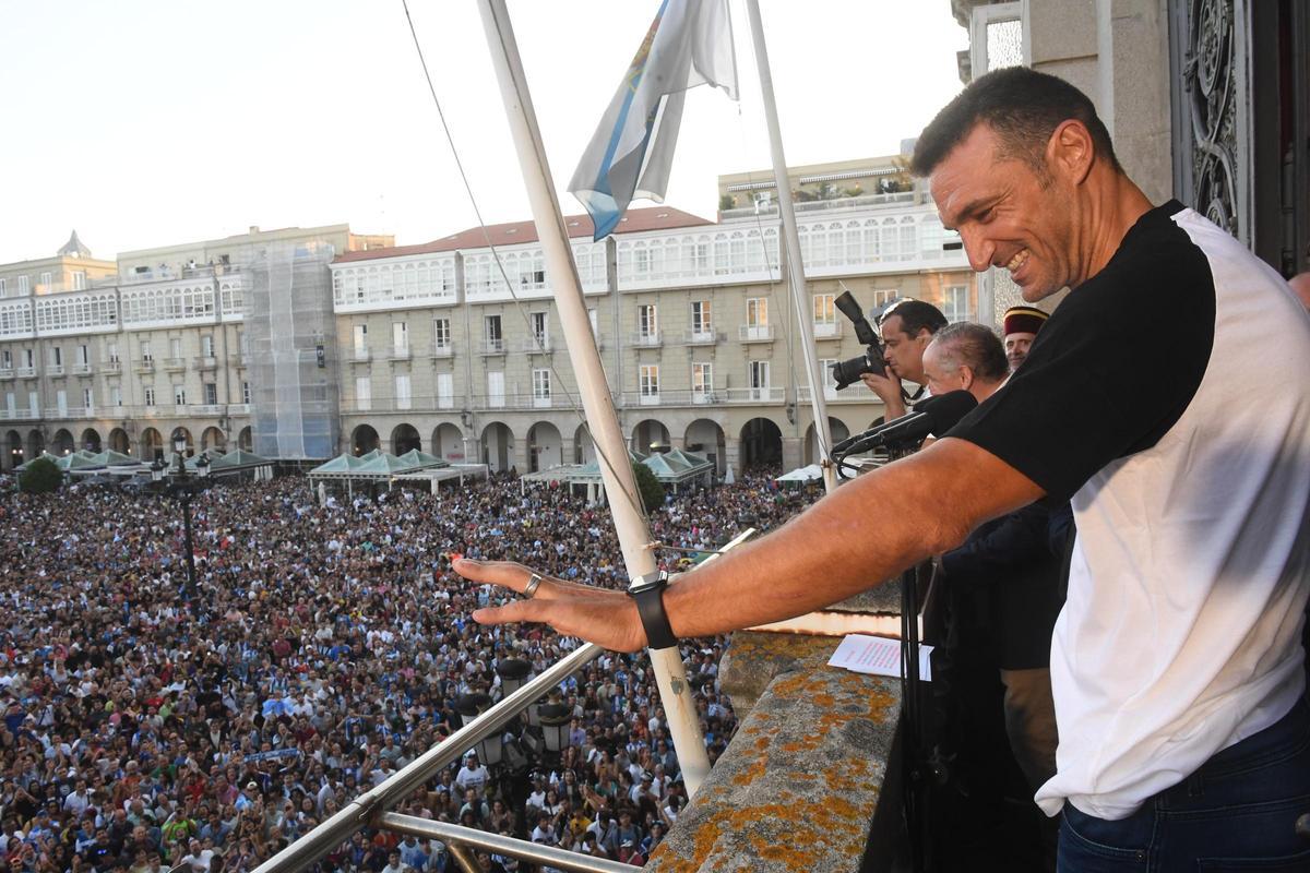 Scaloni, ovacionado en María Pita